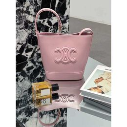 Bucket bag messenger bag designer Cell Canvas split leather bucket Cowhide has a beautiful capacity Spring and Summer New Triumphal Arch Bucket Bag Genuine YLZ4