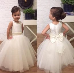 Dresses Crew Neck Tulle Flower Girl Dresses Cheap Floor Length Pearls Beading Belt Satin Girls Pageant Dress Bow Sash White Ball Gowns for