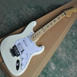 Factory Whole White Electric Guitar with Floyd RoseMaple Fretboard with Star InlayCan be Customised as reques9560125