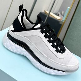 2024 Fashion Outdoor Thick Bottom Anti Slip Running Sports Shoes Designer Womens Shoes Casual Style Couples Sneakers Size 35-41 with TPU Thick Bottom