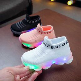 Athletic Outdoor Sports Girls Childrens Winter Shoes From 2 To 7 Years LED Socks Baby Young Kids Sneakers Luminous Boys Run Kid Ankle Boots 240407