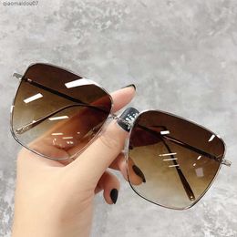 Sunglasses Sunglasses Womens Luxury Plaza Mens Drive Travel Brand Design Gradient Retro Sunglasses Womens Unisex Retro Oculos New 2024L2404