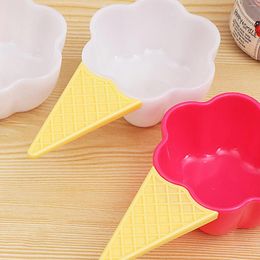 Bowls INS Ice Cream Shaped Ceramic Bowl Plates Creative Cone Handle Dessert Fruit Dishes Saucer Cartoon Trinket Seasoning Dish