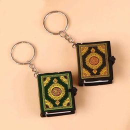 Keychains Lanyards 1Pcs New Muslim Mini Quran Book Paper Can Read Pendant Key Ring Islamic Unisex Religious Jewelry Wholesale Islam Gift Q240403