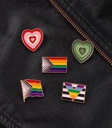Gradient Enamel Pins Custom Pride Flag Heart Rainbow Victory Brooch Lapel Badge Bag Sexual Minority Jewelry Gift for Friend3893325