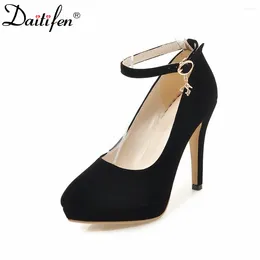 Dress Shoes Daitifen Sexy Platform Shallow Women High Heels T-strap Pumps Metal Decoration Spring Autumn Party Single Wedding