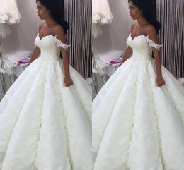Dresses 2020 New African Ball Gown Wedding Dresses Off Shoulder Sweetheart Full Lace Appliques Beaded Open Back Puffy Plus Size Formal Bri