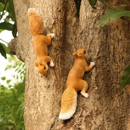 Garden Decorations Climbing Squirrel Figurines Statue Decoration Tree Hugger Yard Hanging Art Decor Sculpture Ornaments For Indoor Outdoor