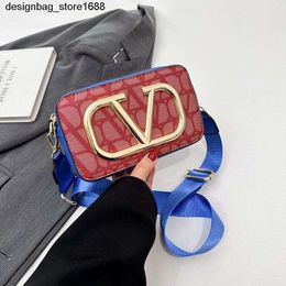 Shoulder Bag Designer Factory High Quality Wholesale New Fashion Big v Brand Bag Versatile Camera Small Square Oblique Straddle Womens for Foreign Trade