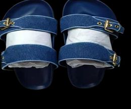 Slippers BOM DIA FLAT MULE 1A3R5M Cool Effortlessly Stylish Slides 2 Straps with Adjusted Gold Buckles Women and Men Summer Slippe6775876