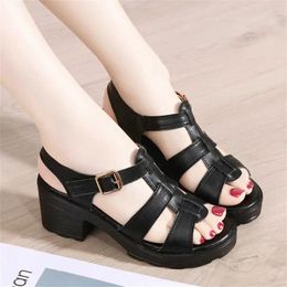 Slippers 36-39 Medium Length Shoes 32 Women's Sandals Sneakers Non-slip Bath Sport Shooes Snearkers Sapatenos Snaeaker