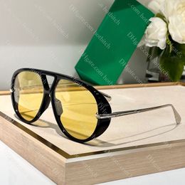 Womens Large Framed Glasses High Quality Couple Designer Polarized Sunglasses Outdoor UV400 Light Colored Sun Glasses Luxury Mens Eyeglasses With Box