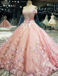 2020 Neues Luxus -Ballkleid Quinceanera kleidet sich von den Schulterspitzen Applikationen Kristallperlen mit Blumen süße 16 Party Prom Savory8784428