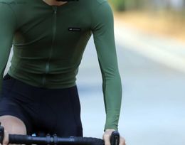 Мужские футболки Новая профессиональная команда Long Seve Cycling Jersey Upf 50+ Sun Protection Coolback Tech Ткань низкий дизайн воротника для мужчин и женщин H240407