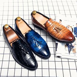 Dress Shoes Young Men's 2024 Fashion British Gentleman Casual Breathable Formal Tassel Mocasin
