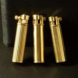 Unusual Brass Kerosene Lighter Cylindrical Shaped Side Pulley Ignition Large Capacity Fuel Tank Retro Lighters Smoking Gadgets