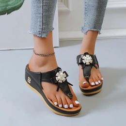 Slippers 2024 Ladies Retro Summer Beaded Pearl Buckle Flowers Decorative Fashion Women's Shoes Wedge Beach