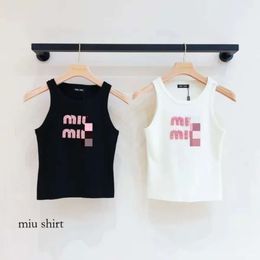 Mivmiv Shirt Women's T-shirt Designer Women Sexy Halter Tee Party Miui Clothes Fashion Crop Top Luxury Embroidered Miv T Shirt Spring Summer Backless Tops 3037 107