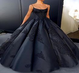 2021 Black Spaghetti Straps Satin Ball Gown Evening Dresses Sleeveless Lace Appliques Backless Prom Quinceanera Dresses Plus Size 6715691