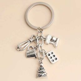 Keychains Lanyards New Dessert Keychain Baking Key Ring Cake Egg Beater Blender Measuring Cup Moulds Chain For Chef Gifts Jewellery Q240403