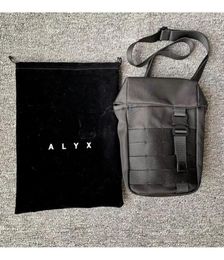 Waist Bags High Street Hip Hop Alyx Men Women Functional Tactical Handbags Metal Button Canvas Bag 1017 9SM8179896