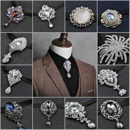 Bolo Ties Luxury Men Bowtie Cowboy Necklace Bolo Tie Women Elastic Band Strap Alloy Chic Bow Ties Bling Crystal Rhinestone Uniform Necktie 240407