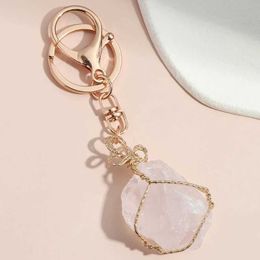 Keychains Lanyards Random Size Colorful Natural Stone Keychain Wire Wrap Key Ring Irregularity Shape Chains For Women Men Souvenir Gifts Q240403