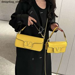 Shoulder Bag Designer Factory High Quality Wholesale Womens Bag 2024 New European and American Trend Simple Underarm Chain Red Fashionable Versatile