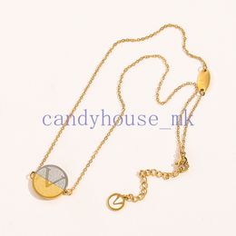 Charm Womens Designer Letter Necklace Brand Diamond Pendant Choker 18K Gold Stainless Steel Neckalces Chain Fashionable Jewellery