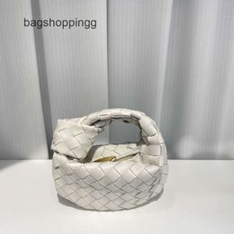 HandEvening Jodies tote Venata 2024 Knot Purse Designer Bottegs Summer Bags Evening Mini Cutie Cloud Fashion Luxury Colours Wrist 16cm Wallet bag Versatile 7ECU