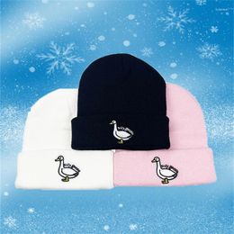 Berets 1pcs A Creative Duck Pattern Couple Hat Winter Snow Outdoor Knitted Warm Men's And Women's Soft