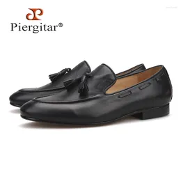 Casual Shoes Piergitar 2024 Style Handmade Men Leather Party And Wedding Tassel Loafers Italian Cow Men's