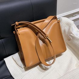 Shoulder Bags Large-capacity Bag 2024 Female Autumn/winter Retro High-end Fashion Commuter Underarm Dual-use
