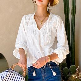 Microphones Teelynn 100%cotton Floral Embroidery White Lace Blouse Shirt for Women Vintage V Neck Long Sleeve Autumn Blusas Boho Tops 2023