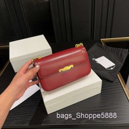 Stores Promote Luxury Shoulder Bags Leather Triumphal Arch Armpit Bag Womens Magic Stick Chain 2024 Fashion Versatile One Portable Messenger