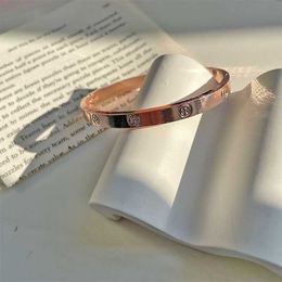 Carts bracelet Alloy womens bracelet will not fade in summer anti allergy rose gold Personalised fashion design accessories are small light and luxurious