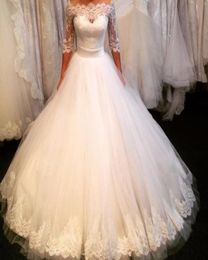 2019 Custom Made Wedding Dresses Bateau Neckline Lace Ball Gowns White Half Sleeve Brial Dresses vestido de noiva Appliques3253820