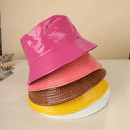 Wide Brim Hats Bucket Shining Hip Hop PU Leather Hat Mens Waterproof Panama Fishing Foldable Fashion Country Hiking Q240403