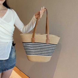 Evening Beach Bags Large Capacity Tote Bag High-end Texture Single Shoulder Crossbody for Work Commuting Underarm Grass Woven