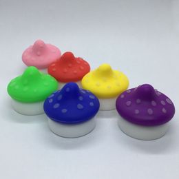 Glow In Dark Mushroom 5ML Colourful Bubbler Bong Smoking Silicone Wax Containers Box Pill Container Jars Storage Jar Dabber Oil Rigs Holder Waterpipe Case Tool