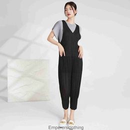 Sanzhai counter jumpsuit for women with a high-end feel fashionable and loose casual zipper versatile for spring and summer pleated shoulder straps and trendy style