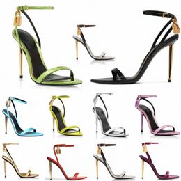 2024 Designer Heels Office Dress Schuhe Sneakers Vorhängeschloss pointe nackte Sandalen des Chaussures Hardware -Schloss und Key Metal Stiletto Frau Party Hochzeit Whitedress