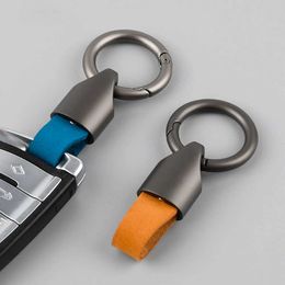 Keychains Lanyards Luxury mens keychain fashion durable leather car keyring bracket horseshoe buckle gift accessories wholesale Q240403