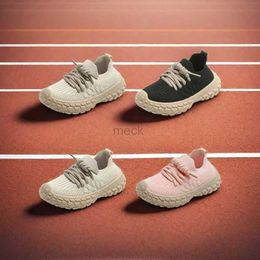 Athletic Outdoor 2024 New Spring Kids Boy Girls Knitted Sports Shoes Children Breathable Mesh Sneakers Toddler Wear and Off Easy Casual Baby Shoe 240407