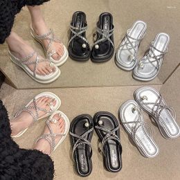 Slippers 2024 Fashion Beaded Solid Color Women Sandals Thick Sole Flat Strap Summer Modern Student Ladies