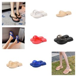 Slippers summer outdoors Woman beach Rubber sandal luxurys Designer Mules sandale Casual red shoe man slides travel pool Sliders