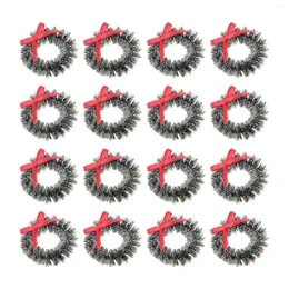 Decorative Flowers 20 Pcs Autumn Christmas Wreath Winter Hanging Wreaths Plastic Mini Landscape Garland Decor Table Decoration