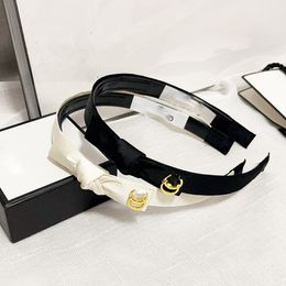 Bow Designer Headband Hair Hoop Women Versatile Classic Letter Hair Band Romantic Couple Gift Headwear Black White Brand