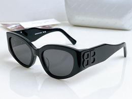 Herren Womens Designer Sonnenbrille BB Sonnenbrille für Frauen Sonnenbrillen Katzen -Augenrahmen Modebrahmen Glaslinsen Brillen für Mann Frau BB0324 mit Originalkoffer Boxs