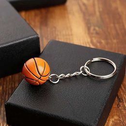 Keychains Lanyards Basketball football keychain new fashion sports car pendant favorite athlete gift boyfriends birthday jewelry Q240403